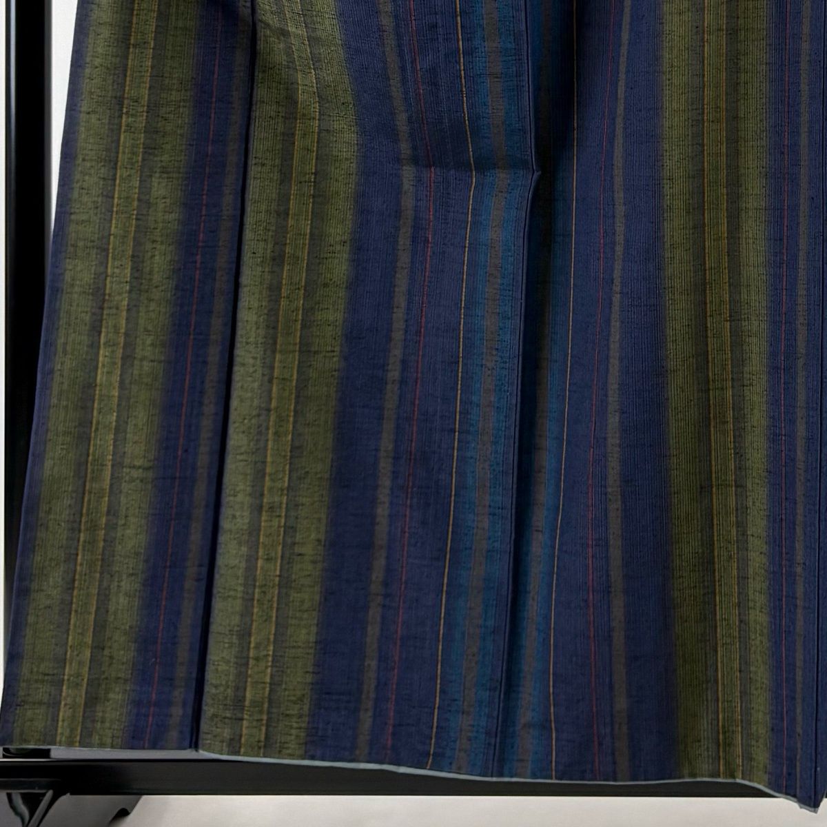 【美品】 紬 身丈158cm 裄丈65cm M 袷 証紙 縦縞 青紫 正絹 秀品 【中古】 【美品】 紬 身丈158cm 裄丈65cm M 袷 証紙 縦縞 青紫 正絹 秀品 【中古】