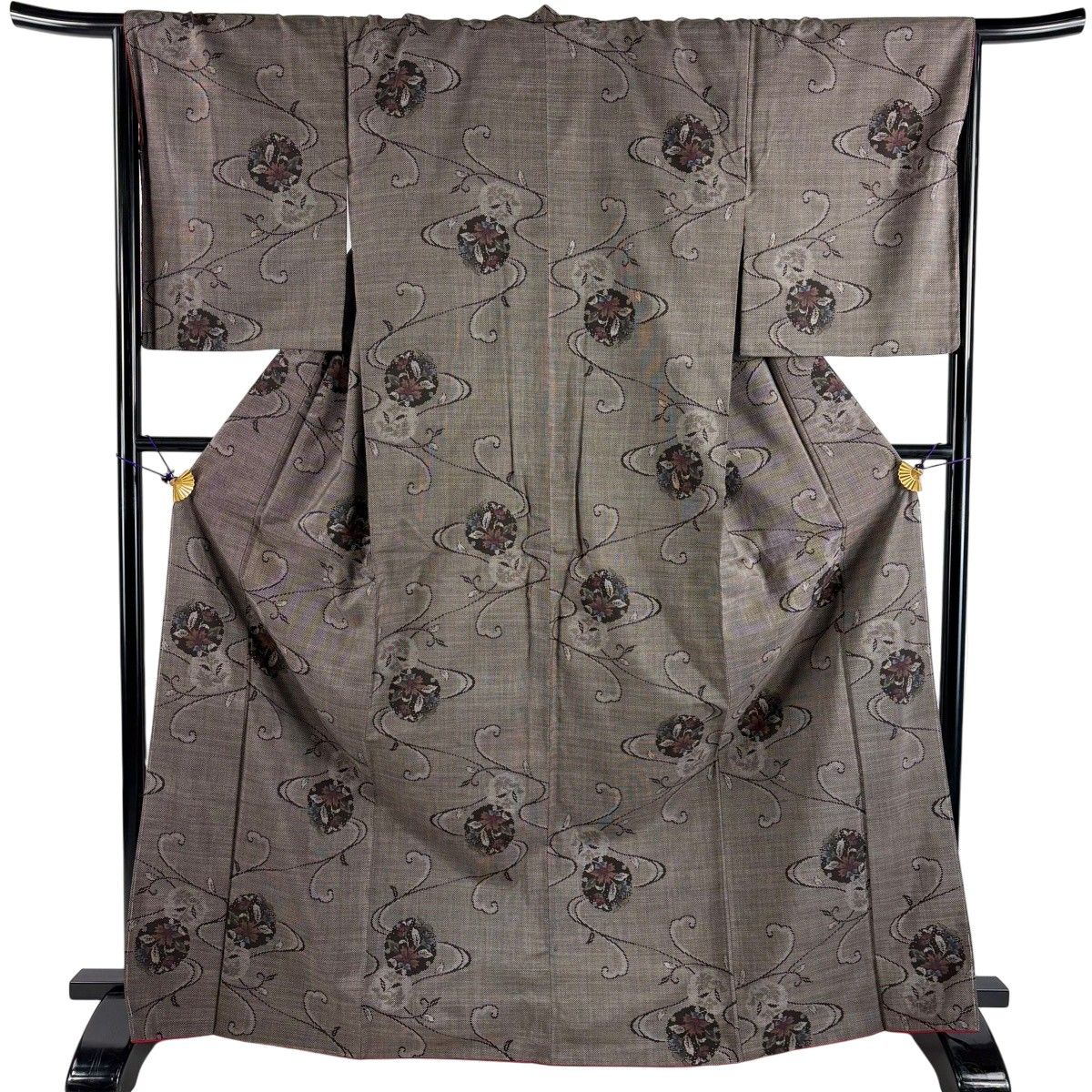 【美品】 大島紬 身丈171cm 裄丈67.5cm L 袷 純泥染 証紙 草花 花唐草 焦茶色 正絹 秀品 【中古】