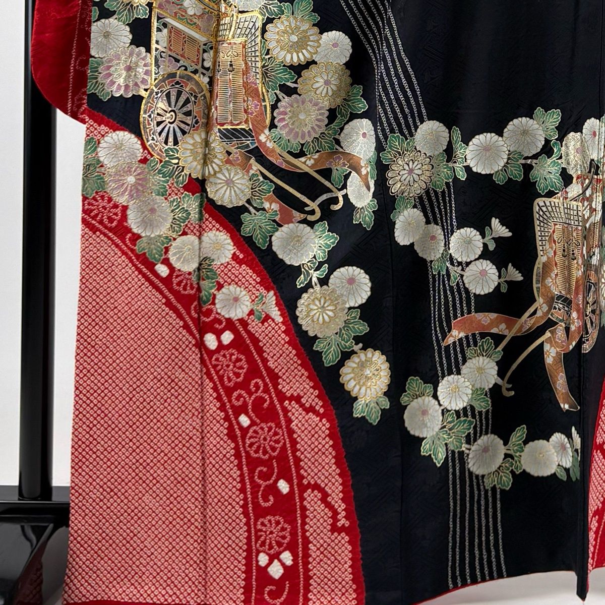 振袖 身丈165.5cm 裄丈68.5cm L 袷 御所車 菊 金彩 ぼかし 黒 正絹