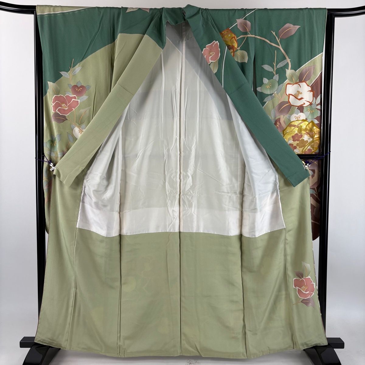 振袖 身丈161cm 裄丈65cm M 袷 椿 橘 金糸 金銀彩 緑 正絹 秀品 【中古】 振袖 身丈161cm 裄丈65cm M 袷 椿 橘 金糸 金銀彩 緑 正絹 秀品 【中古】