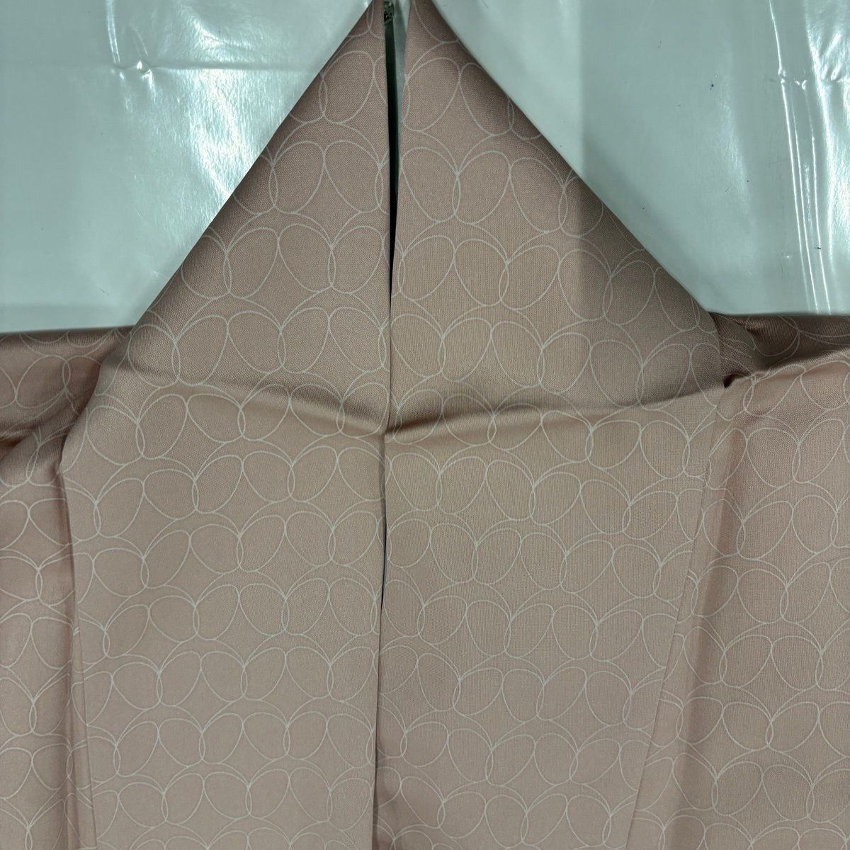 【美品】 小紋 身丈165cm 裄丈62cm S 袷 幾何学模様｀ ピンクベージュ 正絹 秀品 【中古】
