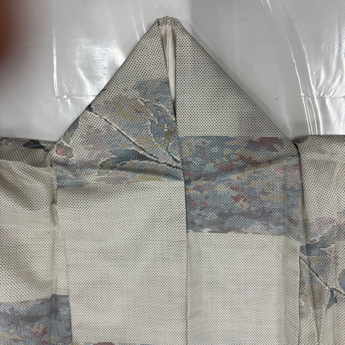 【美品】 紬 身丈161.5cm 裄丈62cm S 袷 段縞 枝花 灰色 正絹 秀品 【中古】 【美品】 紬 身丈161.5cm 裄丈62cm S 袷 段縞 枝花 灰色 正絹 秀品 【中古】