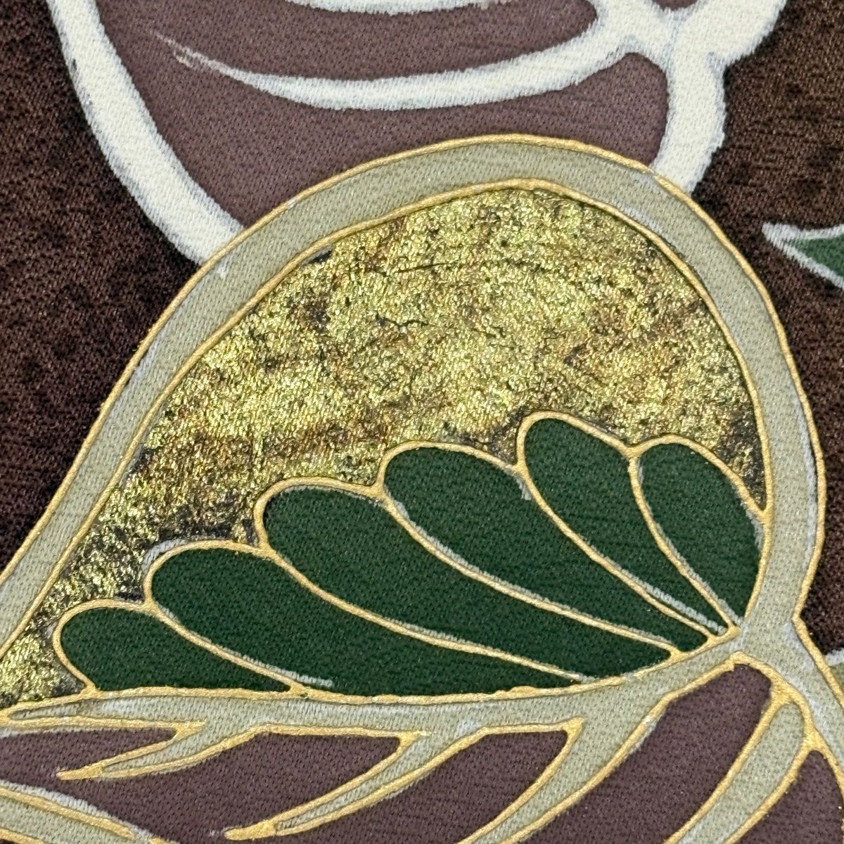 訪問着 身丈179.5cm 裄丈68.5cm 未仕立て 仮絵羽 落款 枝花 草花 金彩 焦茶色 正絹 秀品 【中古】 訪問着 身丈179.5cm 裄丈68.5cm 未仕立て 仮絵羽 落款 枝花 草花 金彩 焦茶色 正絹 秀品 【中古】