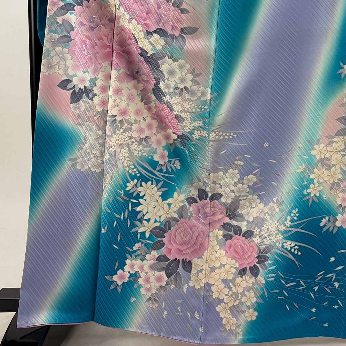 振袖 身丈164cm 裄丈64cm M 袷 桜 牡丹 染め分け 金銀彩 青緑 正絹 秀品 【中古】