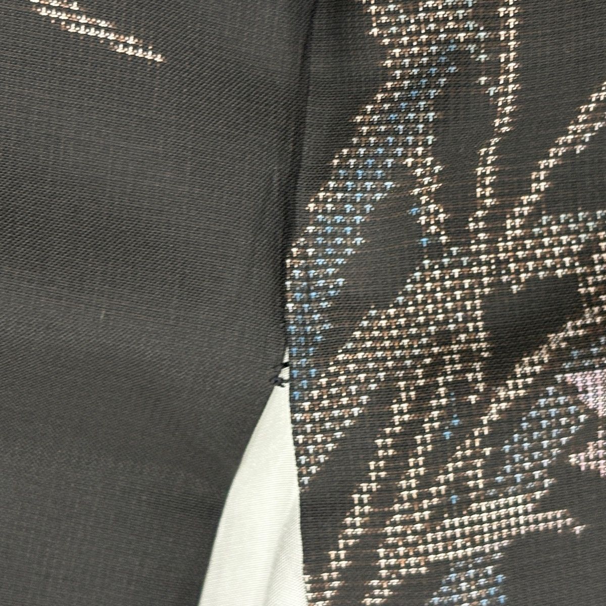 【美品】 紬 身丈160cm 裄丈64cm M 袷 草花 墨色 正絹 秀品 【中古】 【美品】 紬 身丈160cm 裄丈64cm M 袷 草花 墨色 正絹 秀品 【中古】