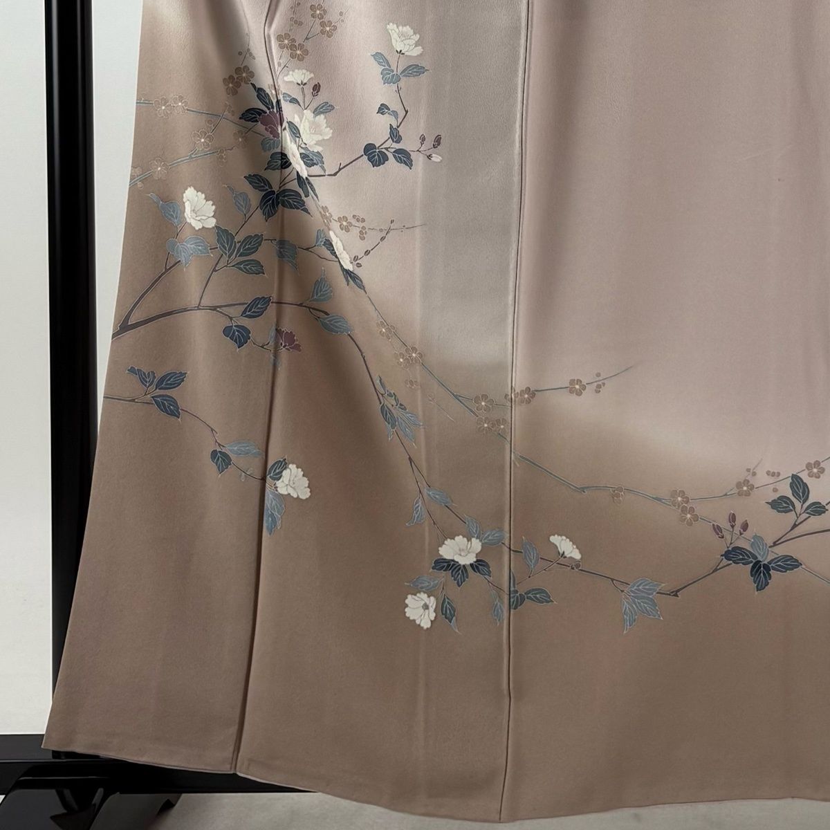 訪問着 身丈159cm 裄丈64cm M 袷 落款 枝花 枝梅 染め分け ぼかし ピンクベージュ 正絹 秀品 【中古】