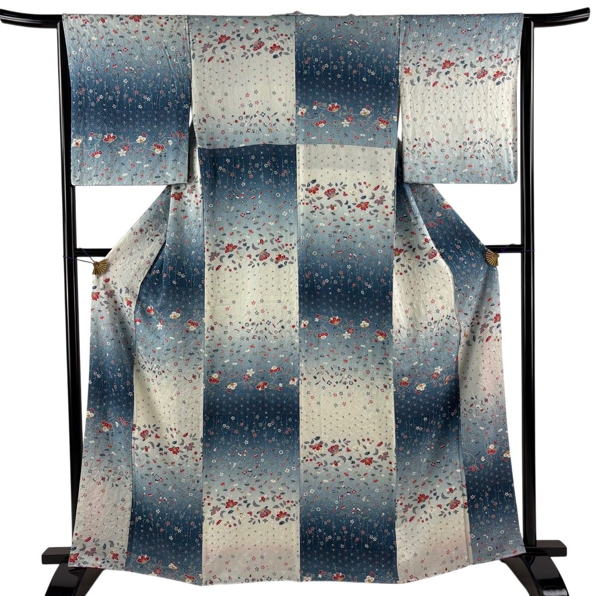 【美品】 小紋 身丈163.5cm 裄丈64cm M 袷 草花 麻の葉 ぼかし 青灰色 正絹 秀品 【中古】