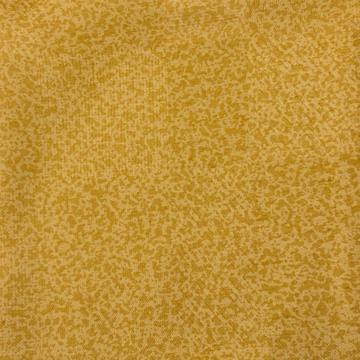 【美品】 小紋 身丈155cm 裄丈65.5cm M 袷 紬地 やまと 証紙 幾何学 地紋 山吹茶色 正絹 秀品 【中古】 【美品】 小紋 身丈155cm 裄丈65.5cm M 袷 紬地 やまと 証紙 幾何学 地紋 山吹茶色 正絹 秀品 【中古】