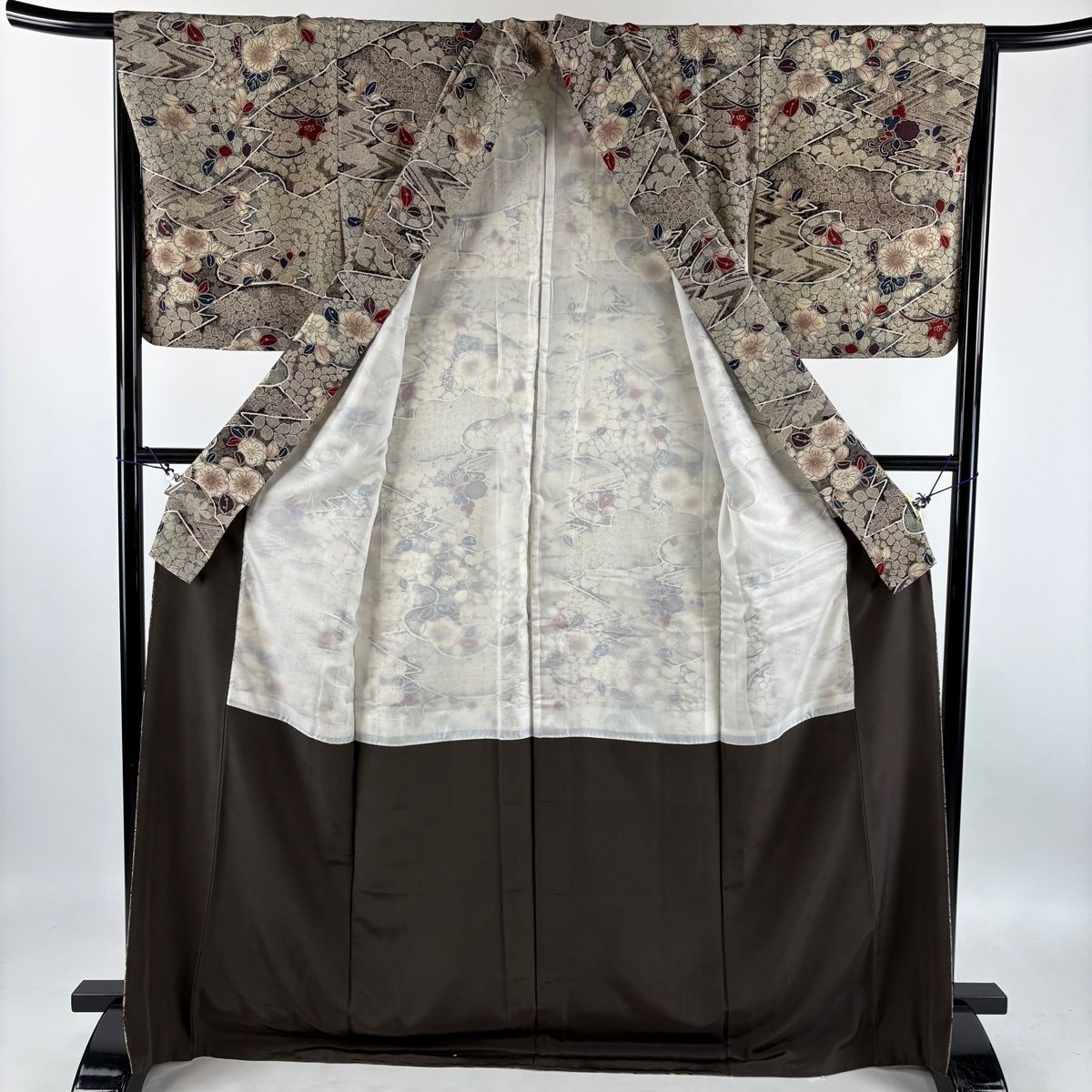 【美品】 小紋 身丈170cm 裄丈67.5cm L 袷 草花 芝 縮緬 灰茶 正絹 秀品 【中古】