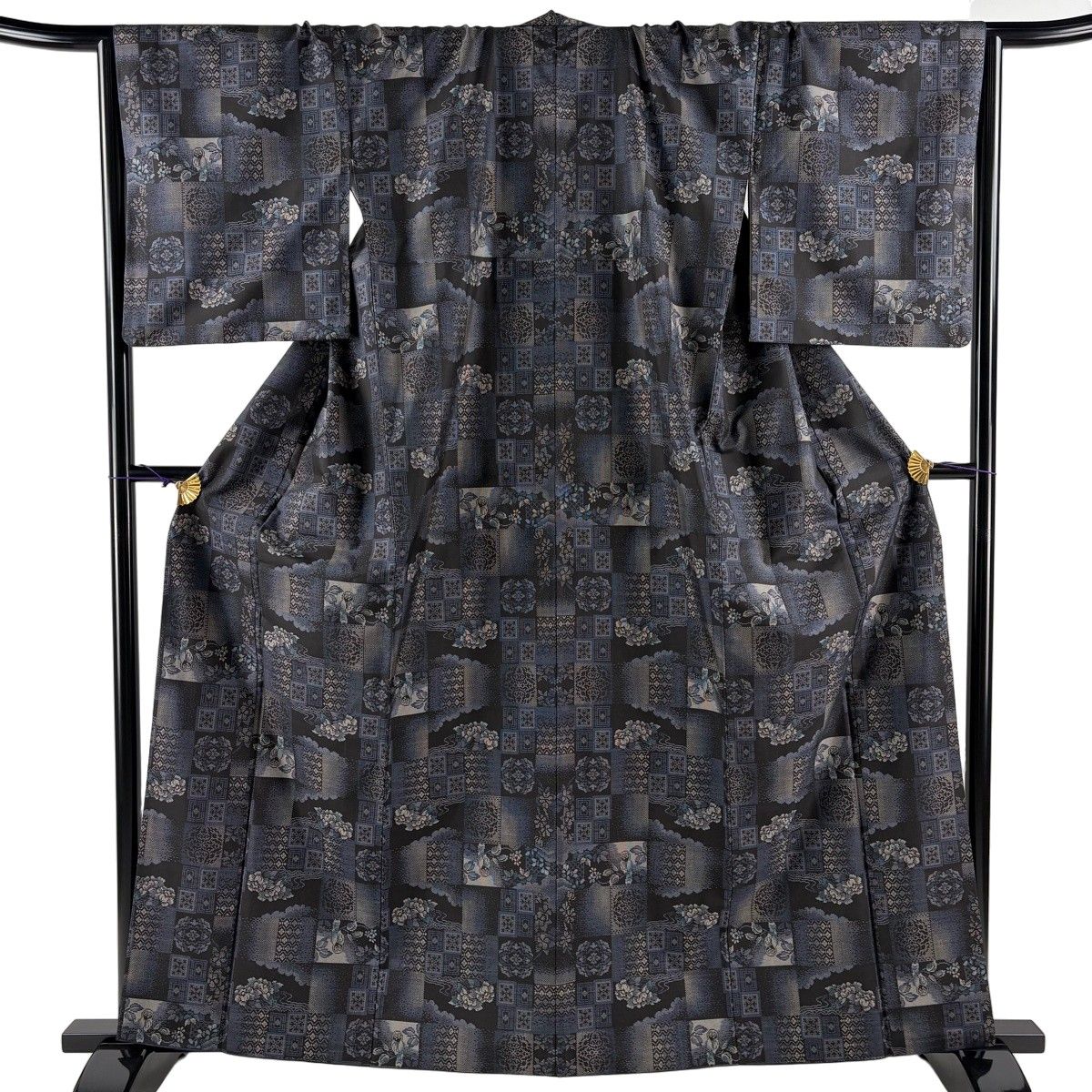 大島紬 身丈162cm 裄丈67.5cm L 袷 証紙 草花 亀甲 墨色 正絹 逸品 【中古】