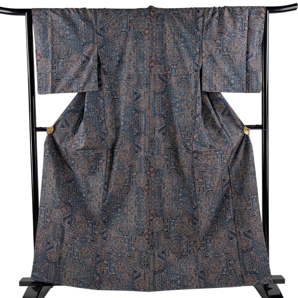 【美品】 大島紬 身丈162.5cm 裄丈65cm M 袷 都喜ヱ門 泥染 証紙 草花 幾何学 青灰色 正絹 逸品 【中古】