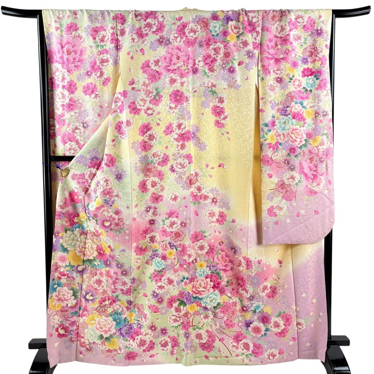 【美品】 振袖 身丈168cm 裄丈66.5cm M 袷 手鞠 牡丹 金通し 金糸 薄黄 正絹 逸品 【中古】