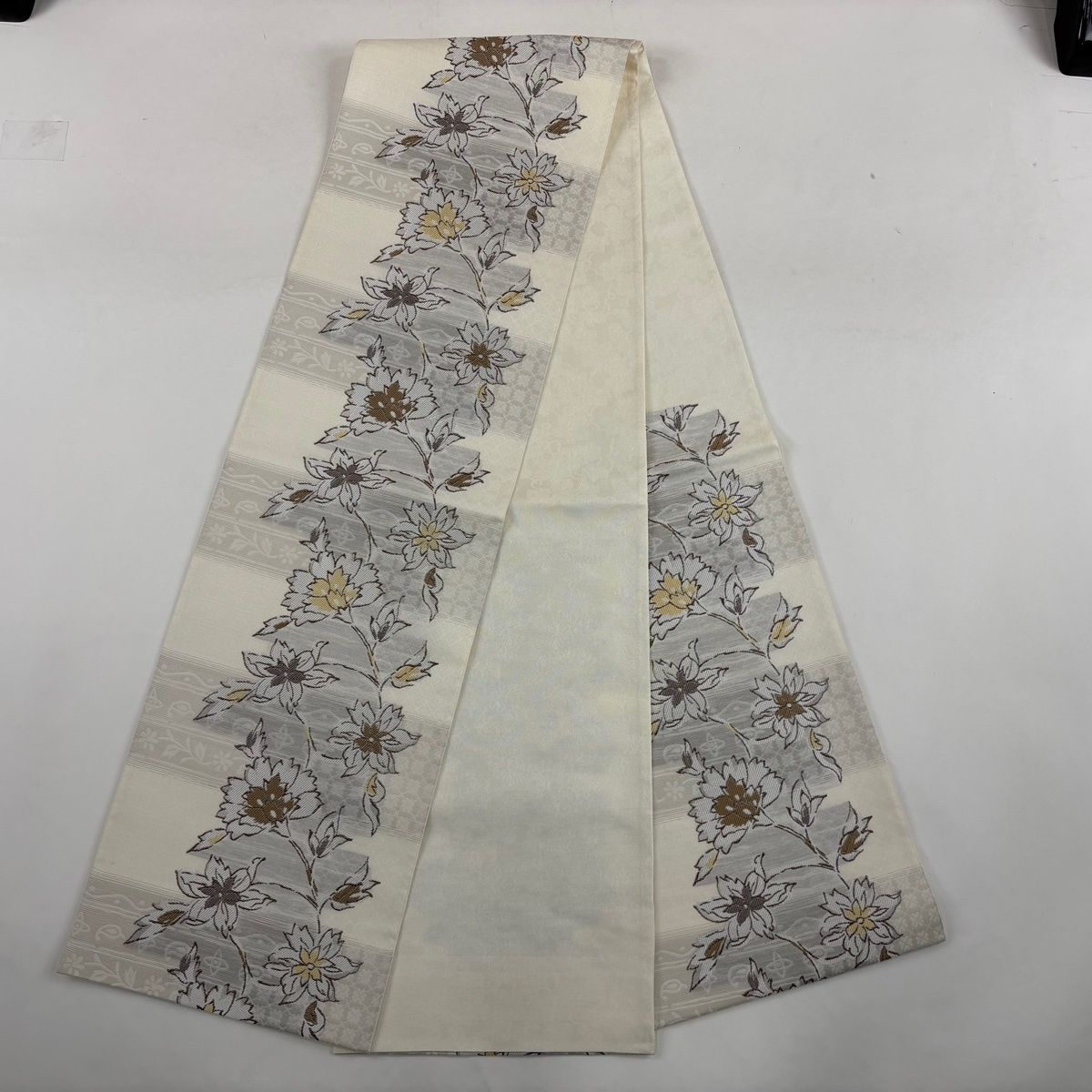 【美品】 小紋 身丈168.5cm 裄丈68cm L 袷 袋帯セット 霞霞 草花 ピンクベージュ 正絹 名品 【中古】