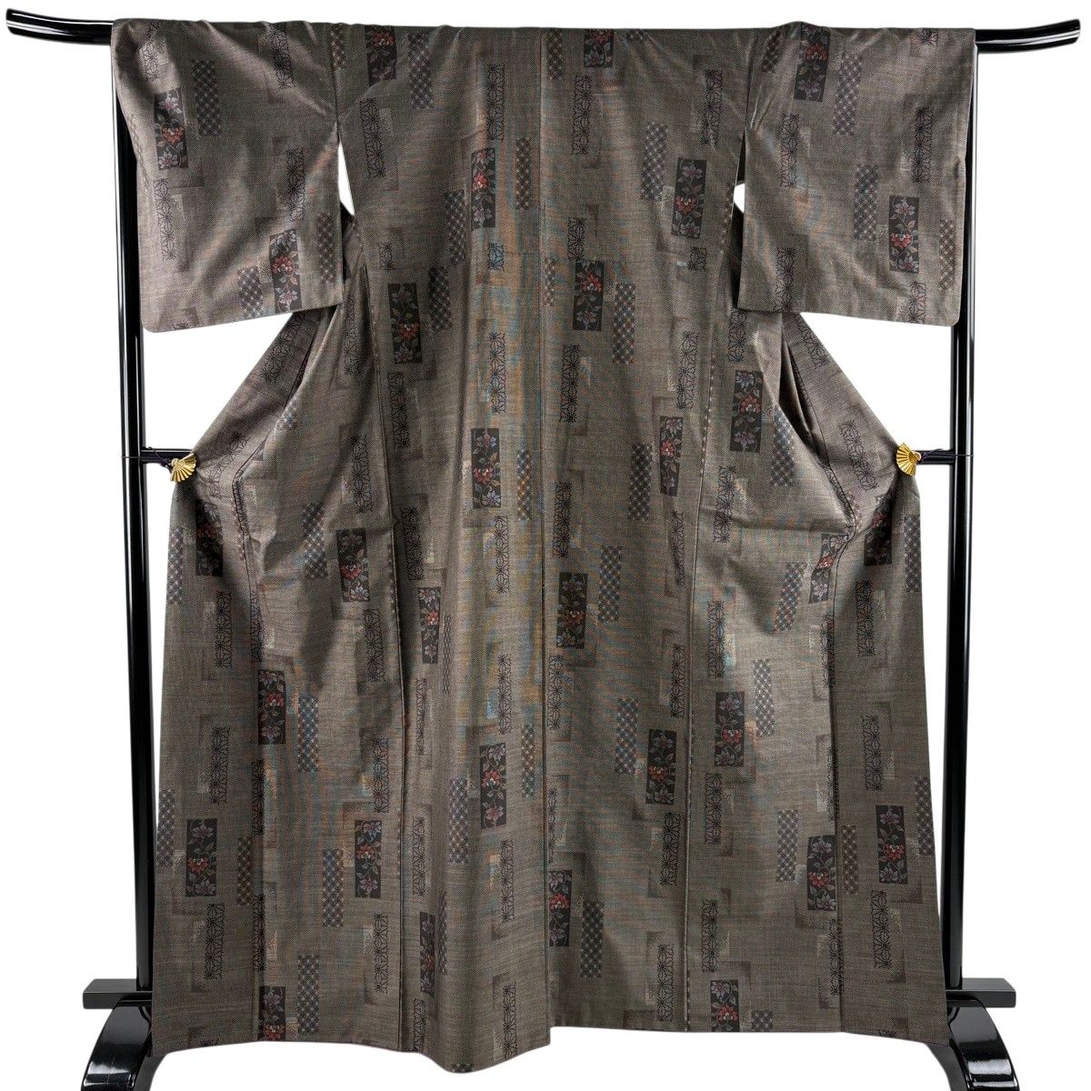 紬 身丈165.5cm 裄丈67.5cm L 袷 短冊 花唐草 焦茶色 正絹 名品 【中古】