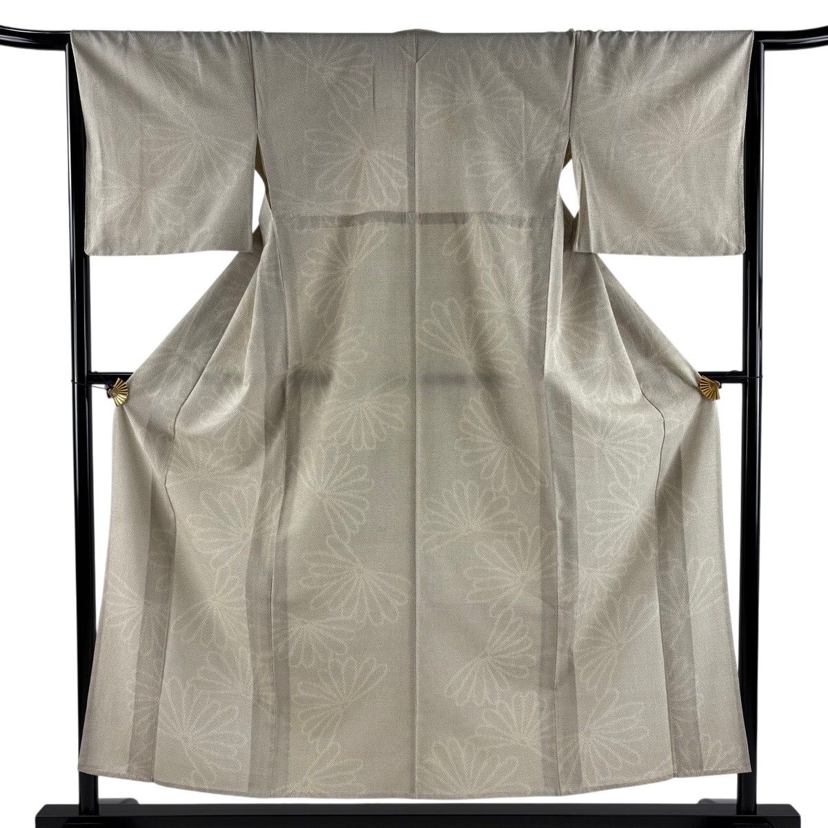 紬 身丈154.5cm 裄丈65cm M 単衣 菊 亀甲絣 薄茶色 正絹 名品 【中古】