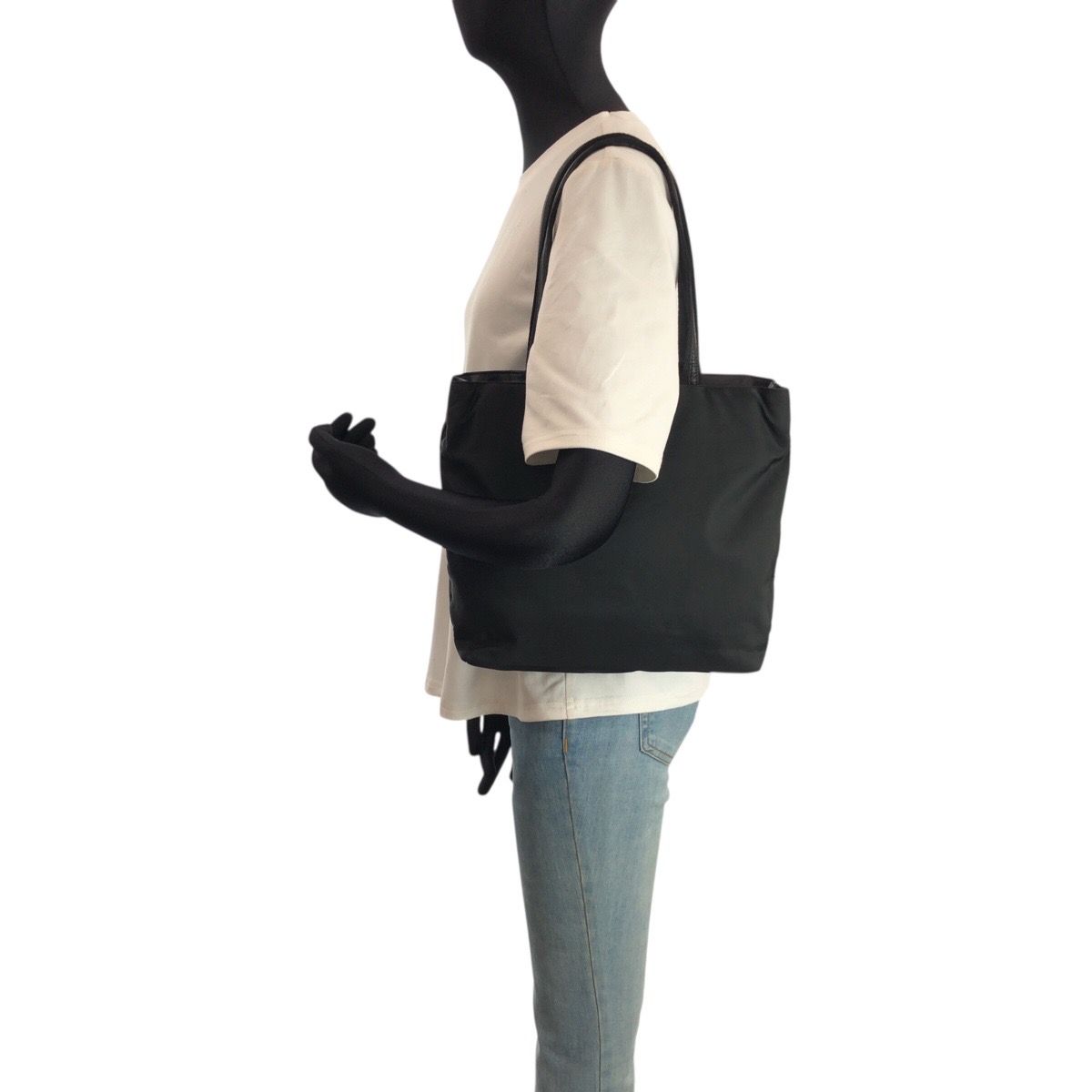 美品 PRADA プラダ テスート 三角ロゴプレート ブラック 黒 ナイロン
