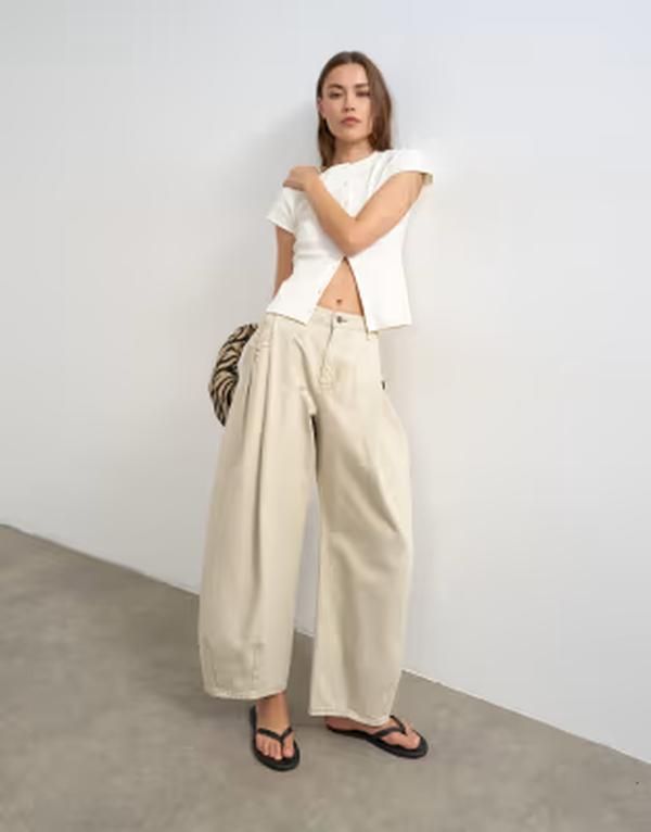 トップショップ レディース ボトムス デニムパンツ ジーンズ Topshop Cocoon mid rise barrel jeans in oat