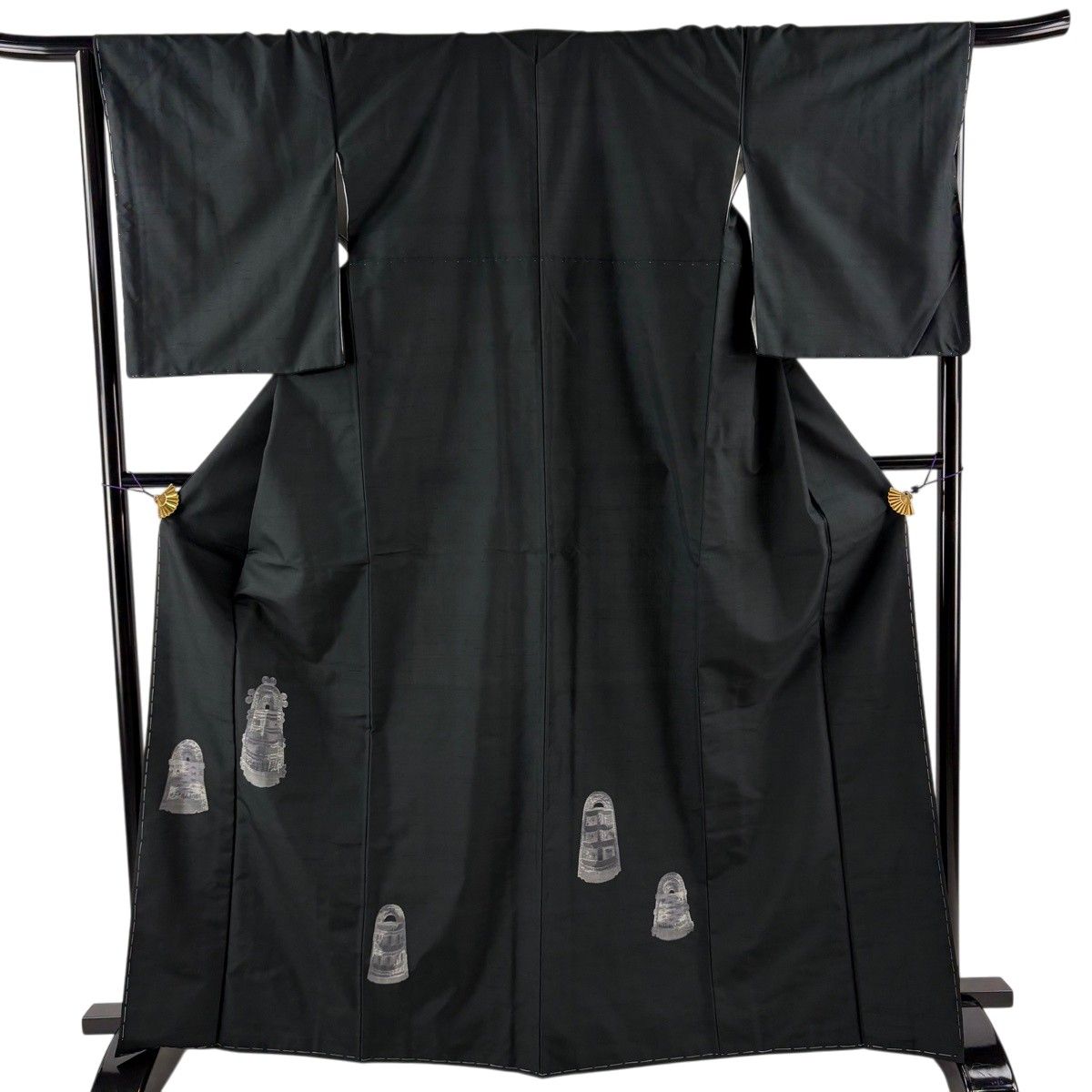 【美品】 付下げ 身丈166cm 裄丈67cm M 袷 紬地 銅鐸 墨色 正絹 秀品 【中古】