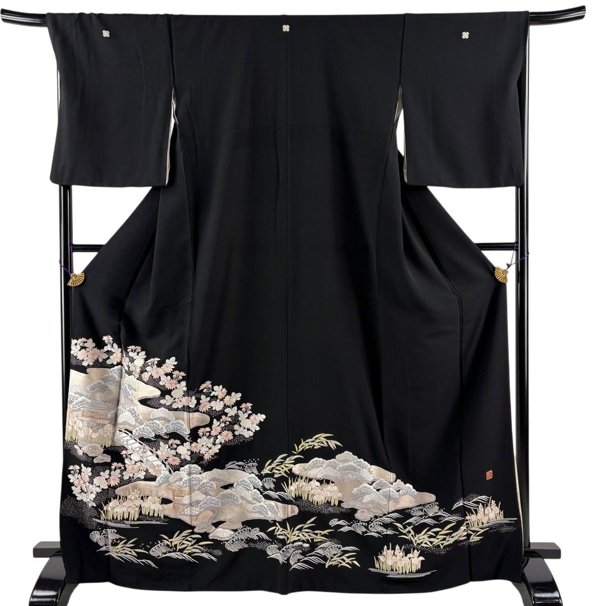 【美品】 黒留袖 身丈165cm 裄丈69cm L 袷 落款 風景 笠松 刺繍 銀糸 黒 正絹 秀品 【中古】