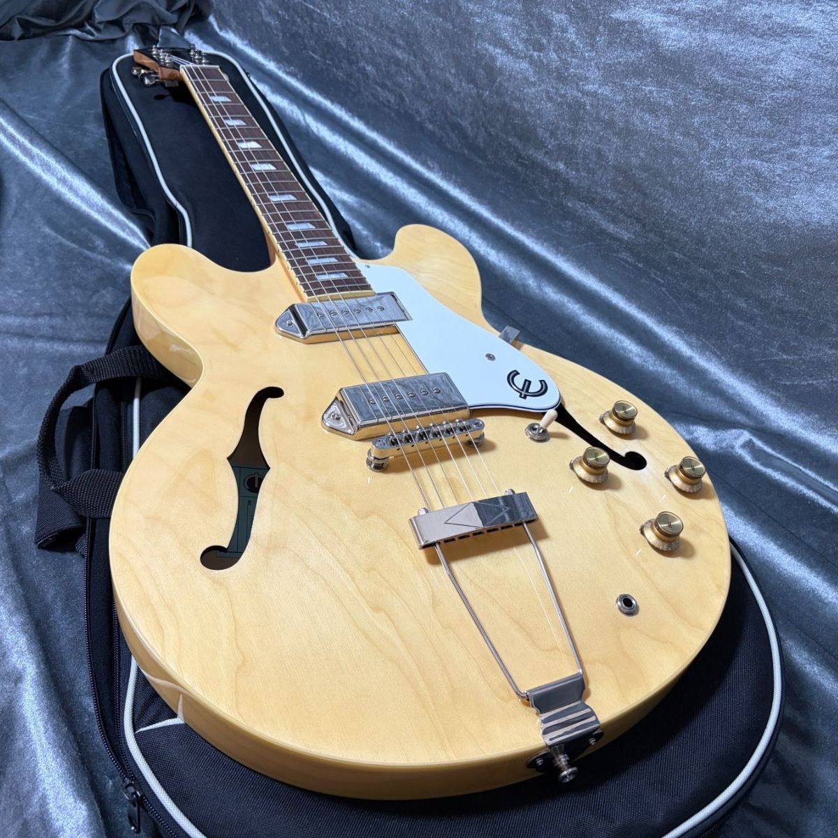★使用感少なめの美品 2024年製 Epiphone CASINO エピフォン カジノ セミアコ定番の名器 中古ギター USED