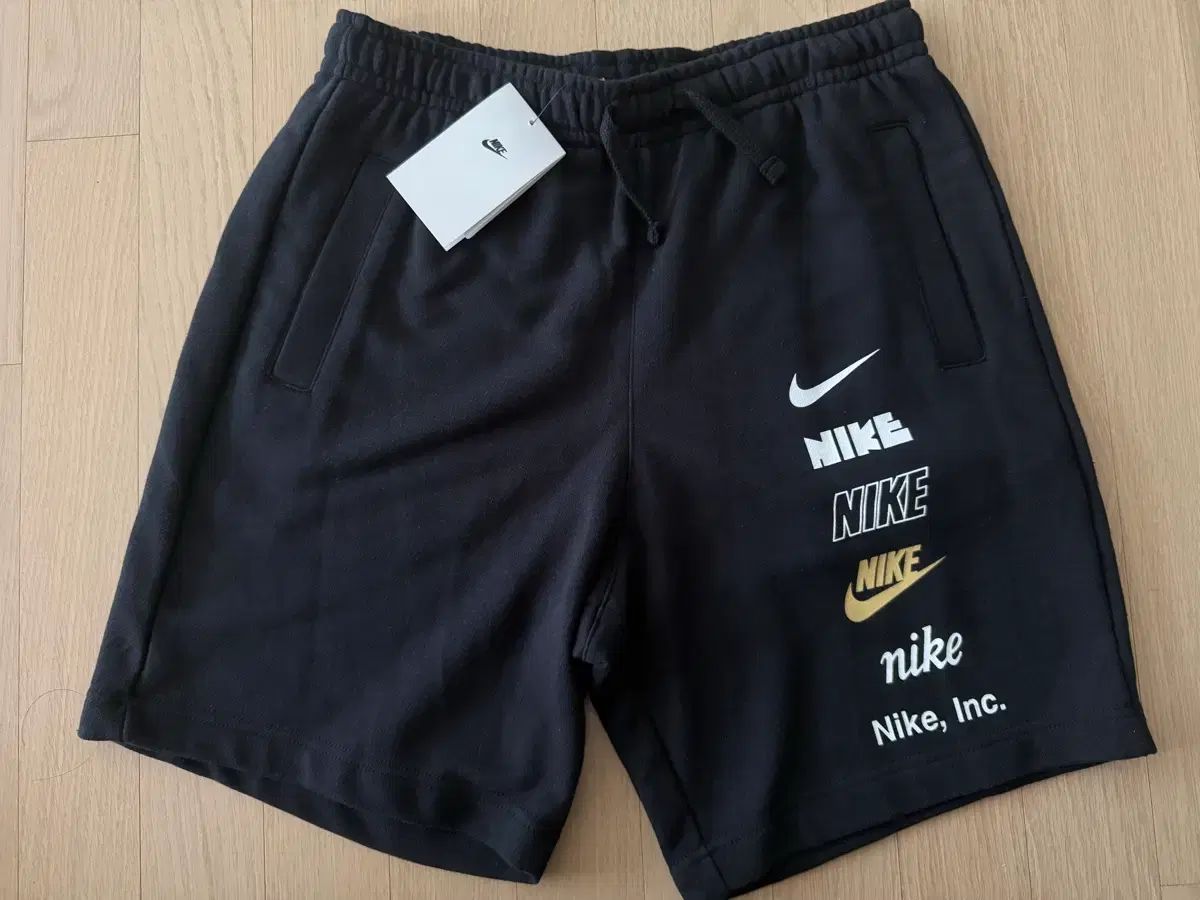 ナイキ ハーフパンツ L 新品