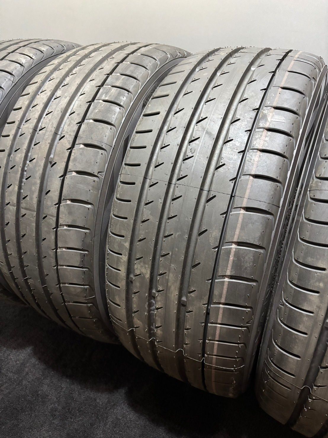 ★新車外し品 225/40R18 YOKOHAMA/ADVAN Sport V105 19年製 夏タイヤ サマータイヤ 4本 ヨコハマ インプレッサ カローラ (南7-M634)