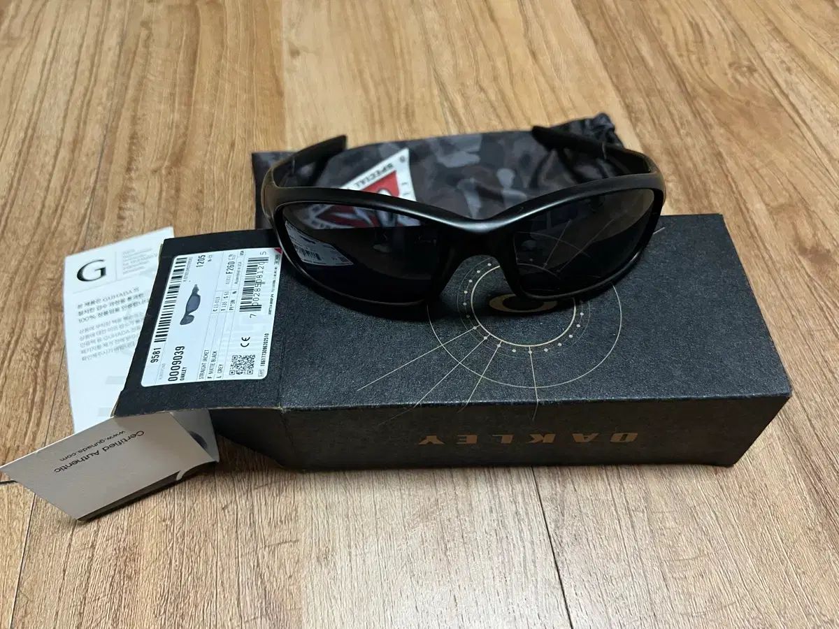 オークリー ストレートジャケット マットブラック