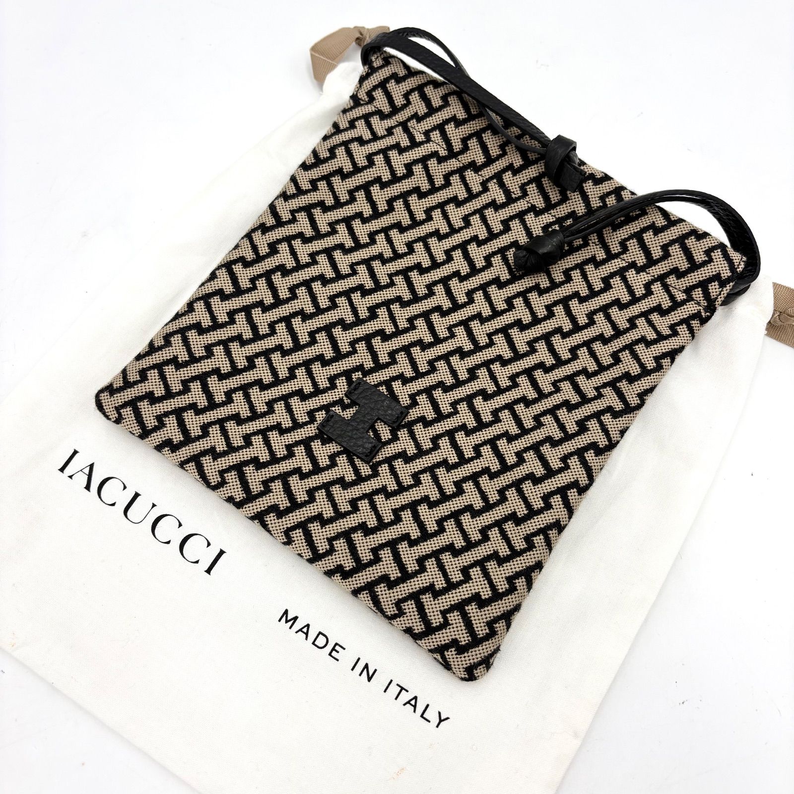 未使用保管品◎IAGUCCI イアクッチ モノグランマ ポーチ ハンドバッグ