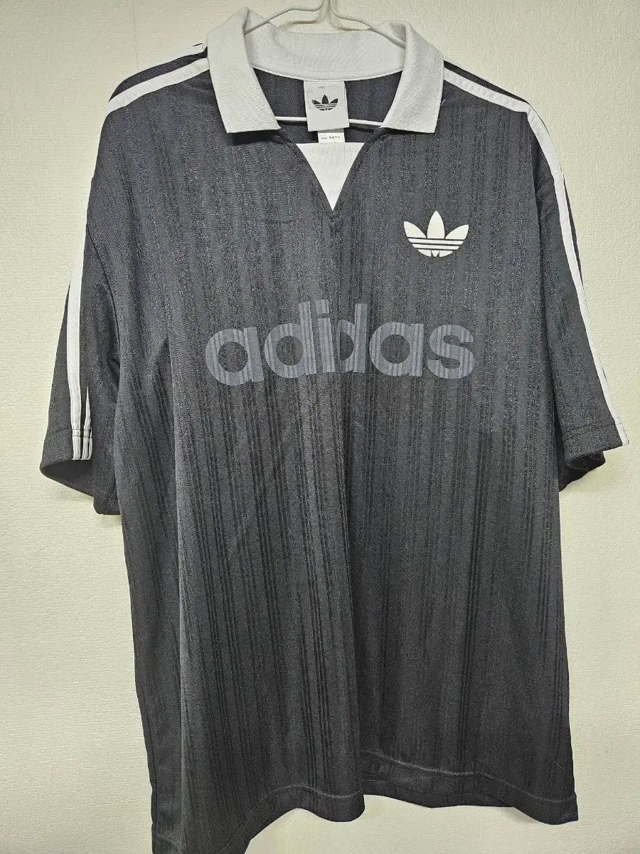アディダス カラー ド ゴリ トップ 半袖Tシャツ L