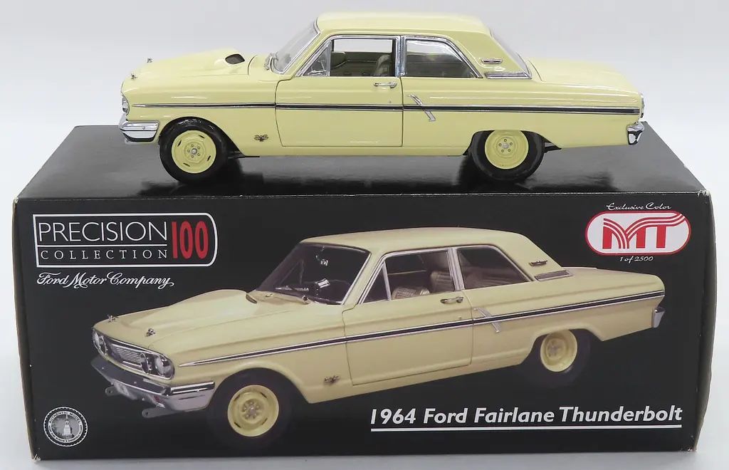 【中古】ミニカー 1/18 1964 Ford Fairlane Thunderbolt(アイボリー) [33057Z]