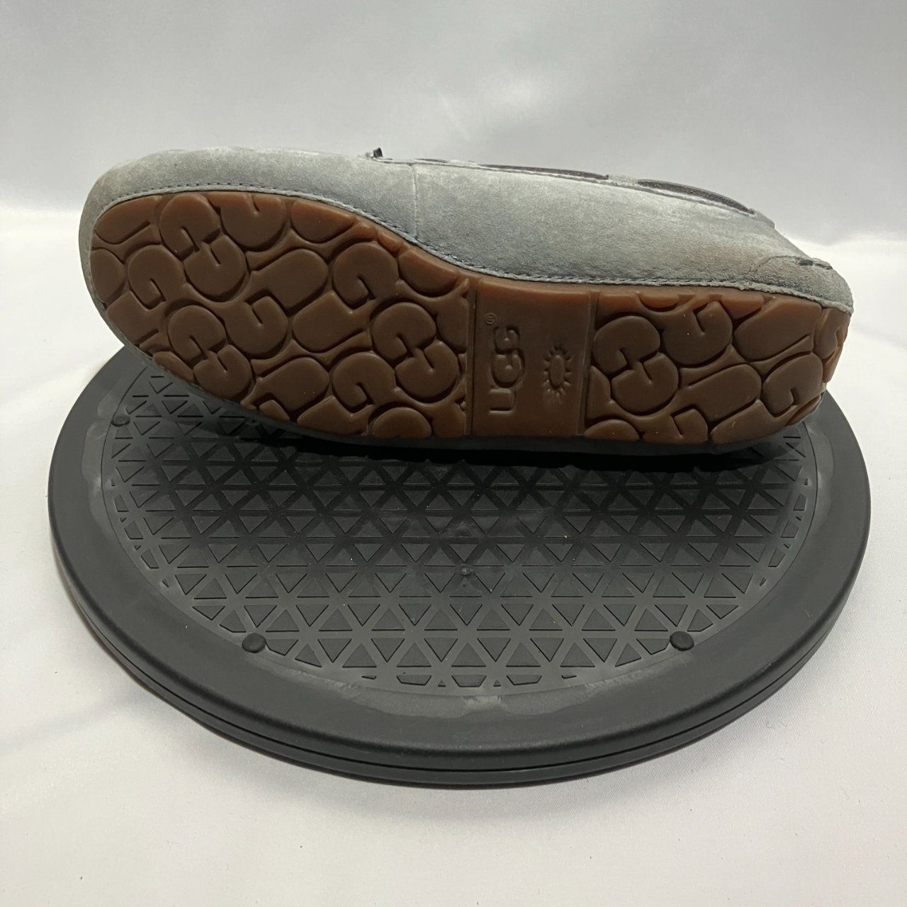 美品】UGG グレー モカシン スエード ファー付き 26cm - メルカリ