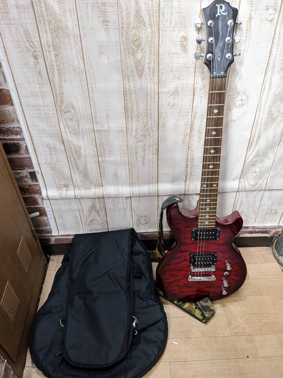 S96835 C.Rich BCリッチ エレキギター 赤 レッド系 ソフトケース マリオン350