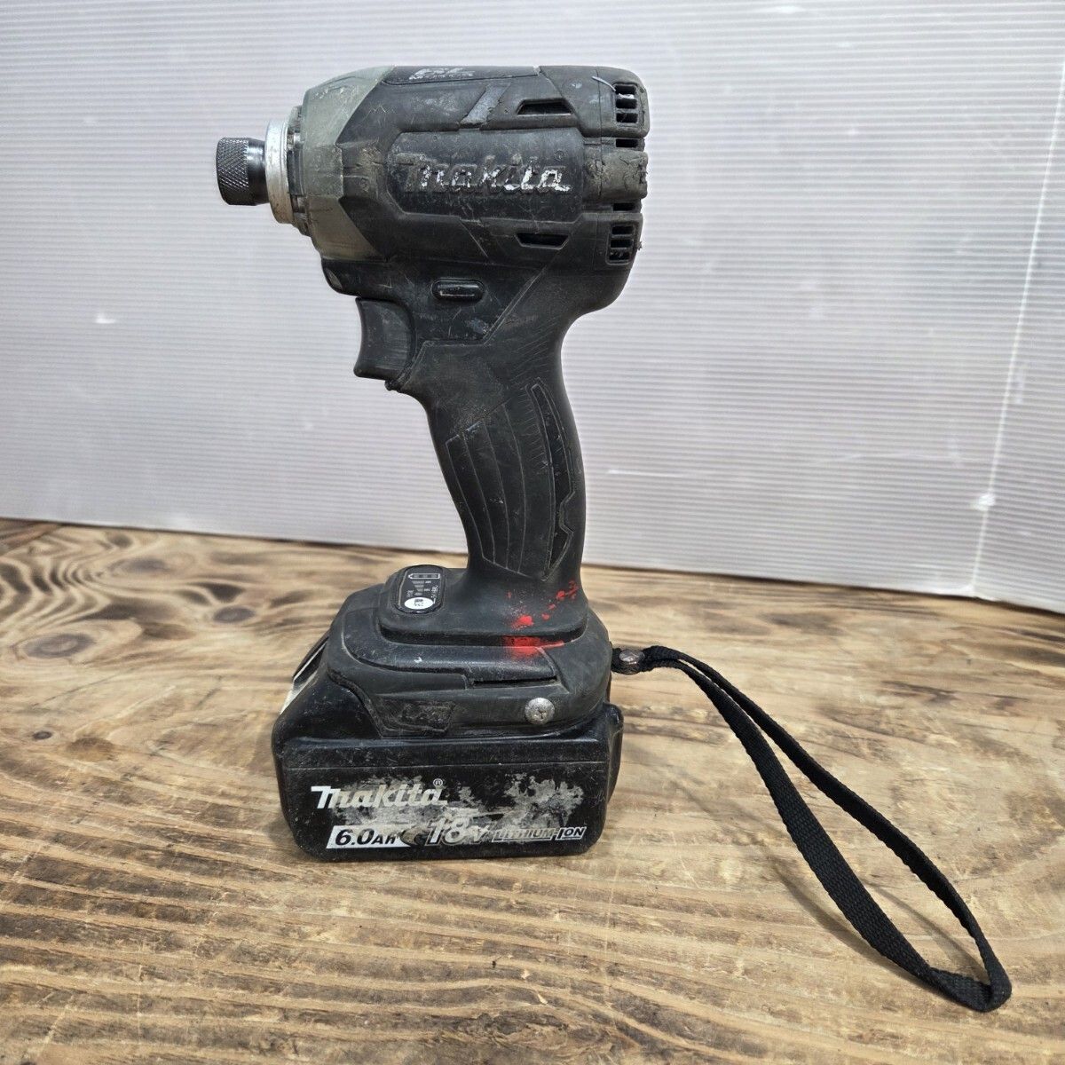 S01849 Makita マキタ TD148D 充電式インパクトドライバ BL1860B バッテリー