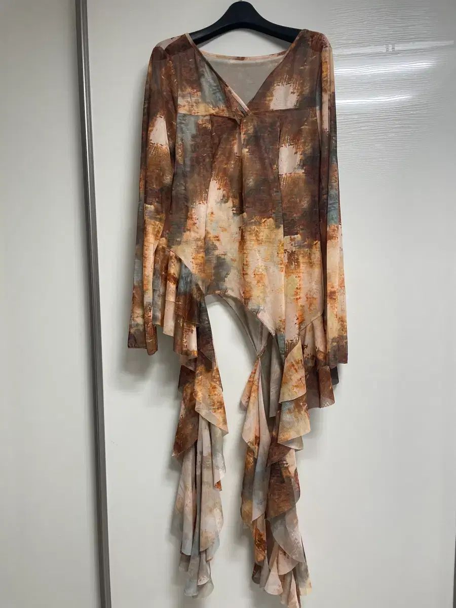 7788 オーバーサイズ ユニーク パータン ロング ブラウス 新品