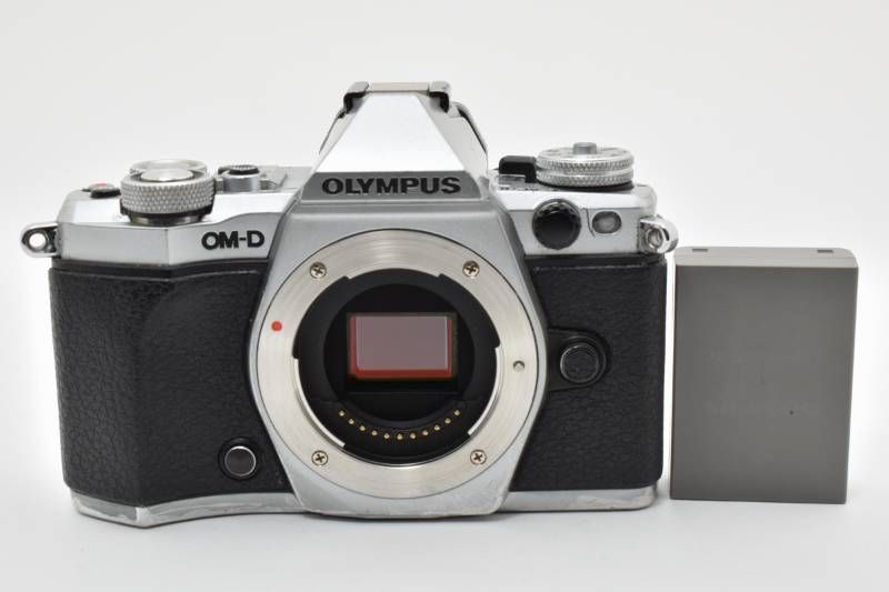 ★良品★オリンパス OLYMPUS OM-D E-M5 markii ボディ シルバー★　YM1116＃90
