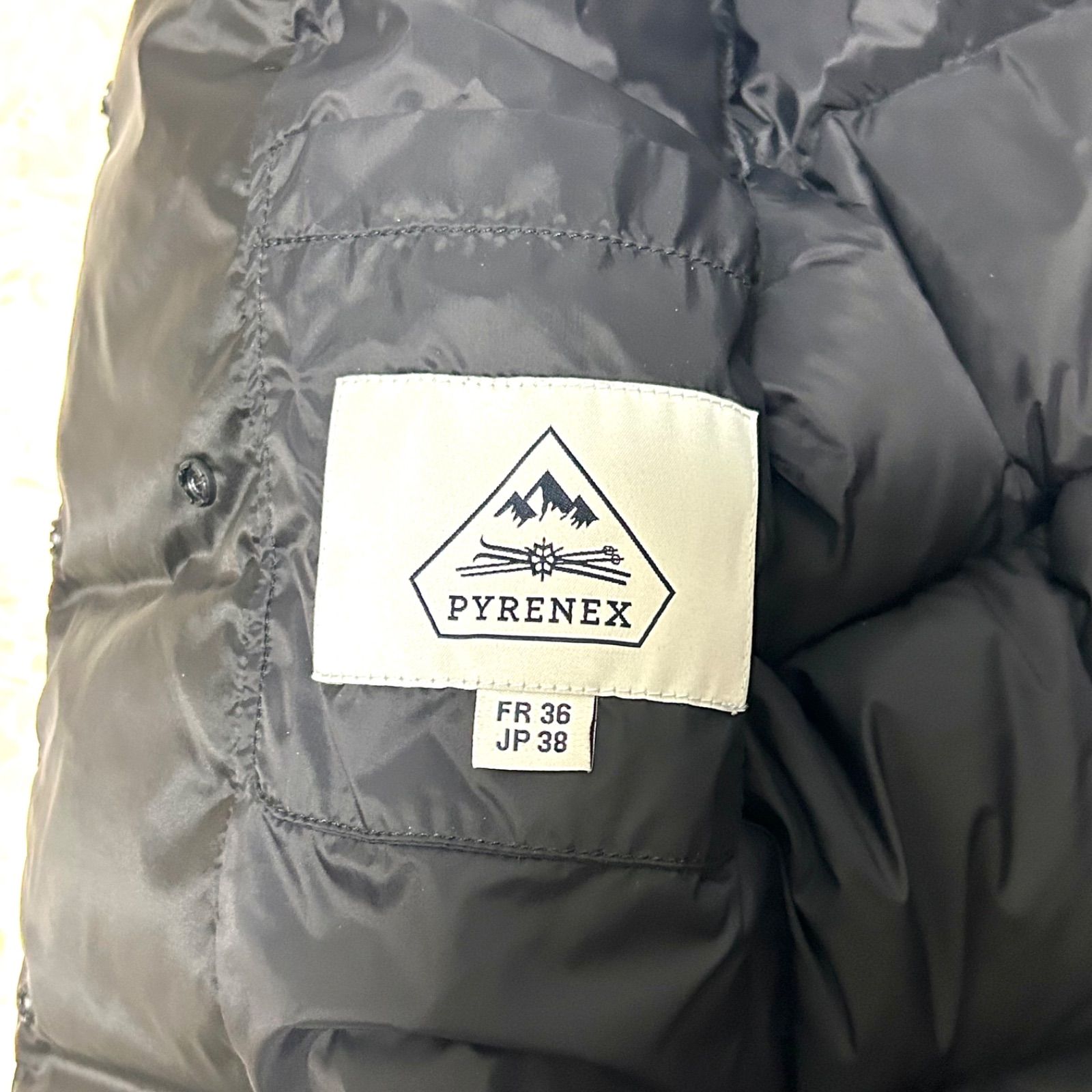 未使用級極美品 pyrenex ピレネックス CANNES カンヌ ノーカラーダウン