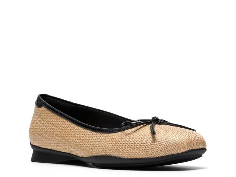 クラークス レディース シューズ パンプス Clarks Jazmynn Bow Ballet Flat BlackBeige Raffia ブラック
