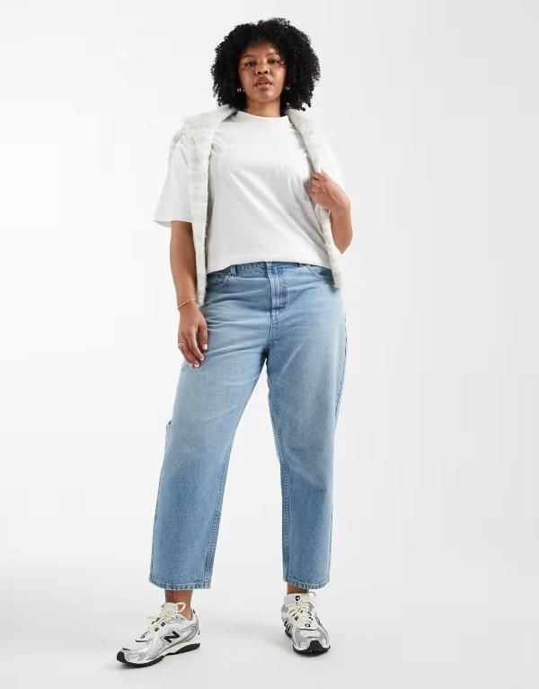 エイソス レディース ボトムス デニムパンツ ジーンズ ASOS Curve ASOS DESIGN Curve high rise relaxed mom jeans in mid BLUE ブルー