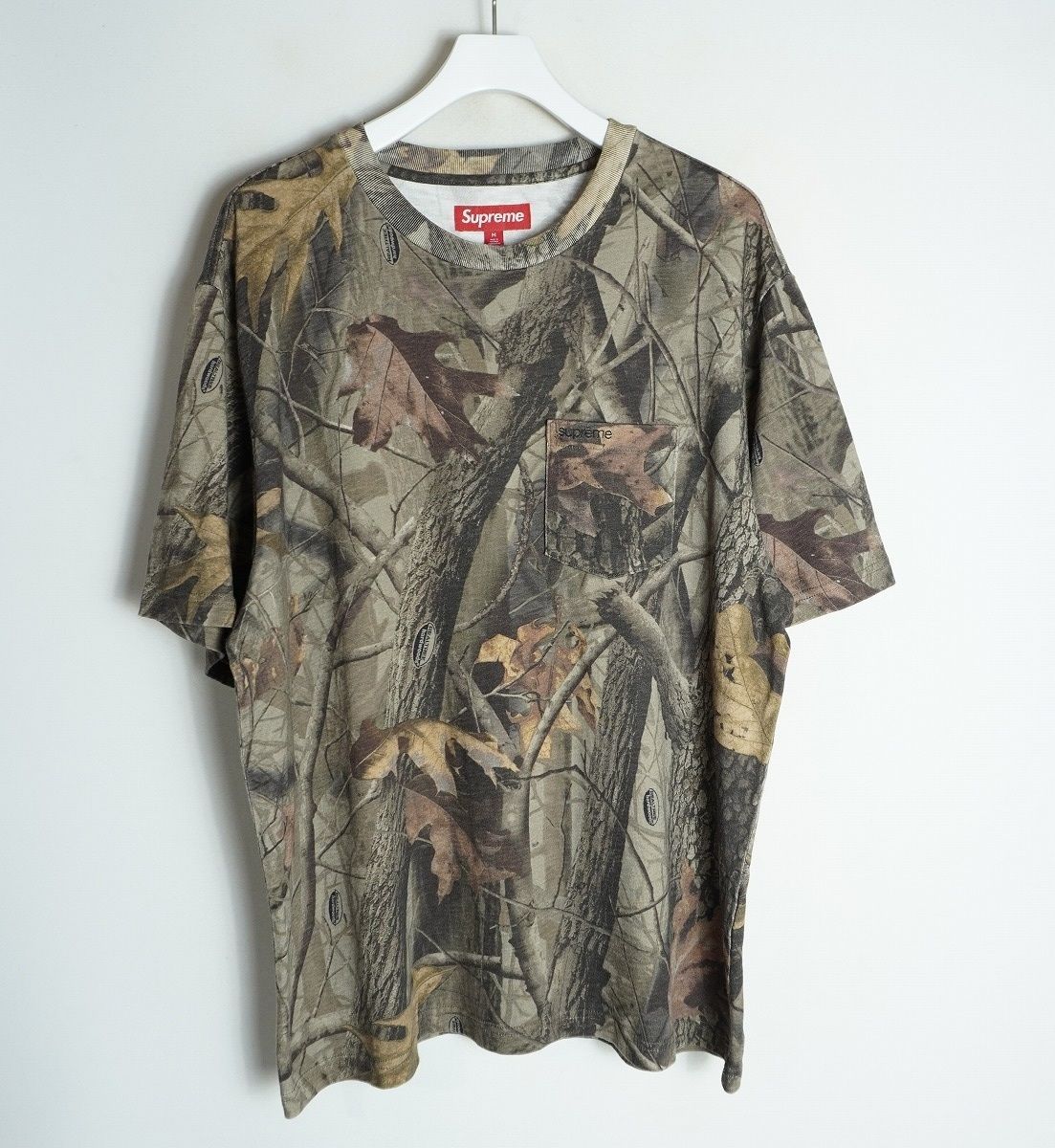美品 国内正規26SS SUPREME シュプリーム S/S Pocket Tee REALTREE
