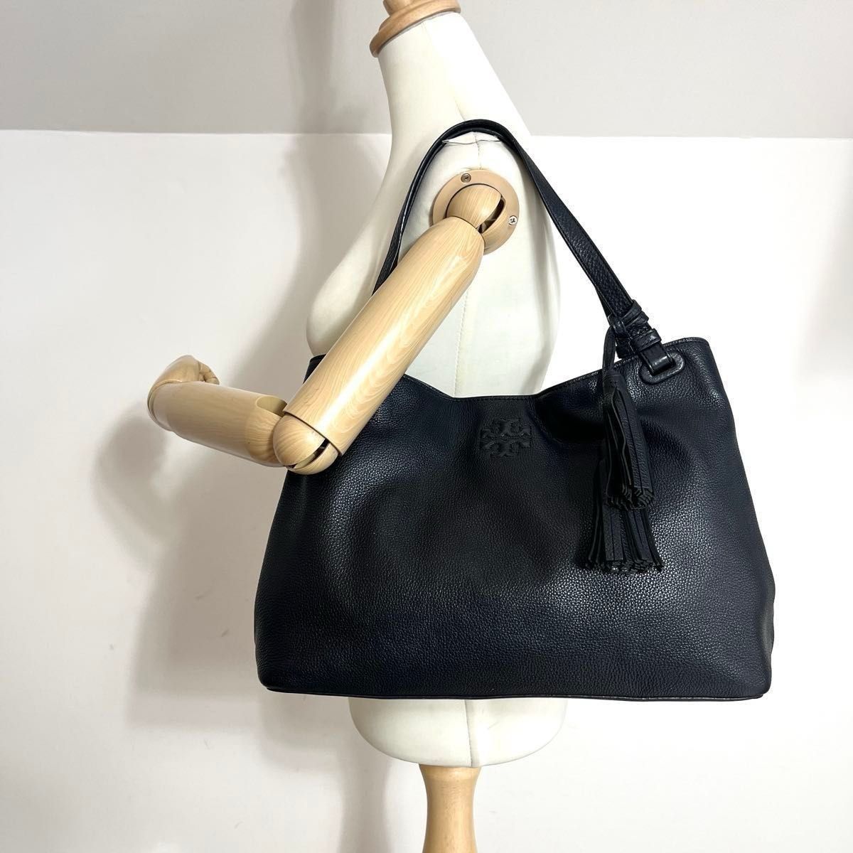 美品 TORY BURCH トリーバーチ THEA テア トートバッグ 黒 レザー シボ