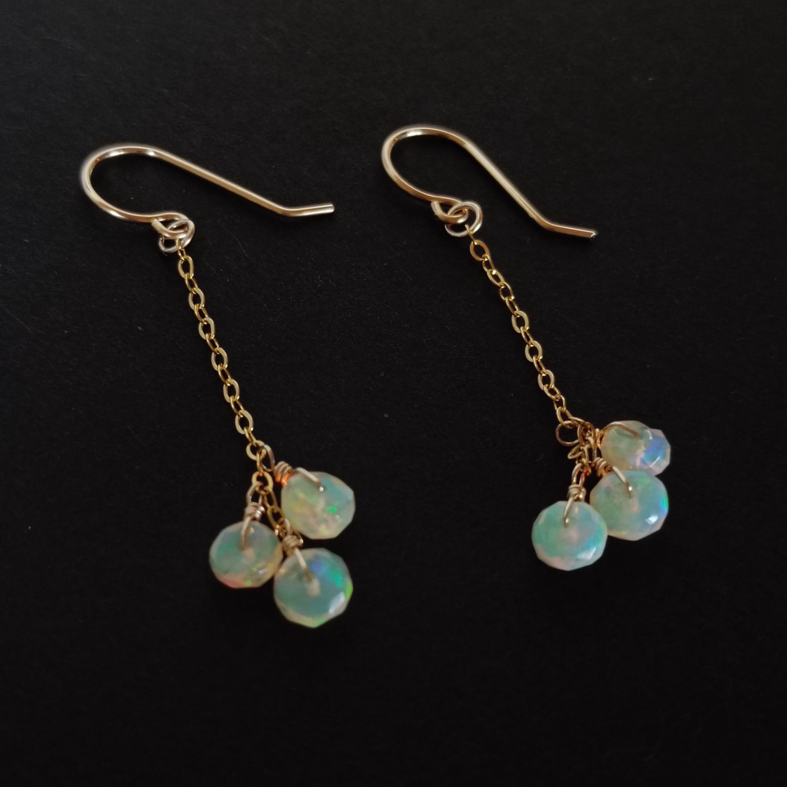 【10月誕生石】エチオピア産オパールの一粒天然石ピアス(14kgf) Creema掲載済】*Trio Opal*〘10月誕生石〙エチオピア産オパール 14kgf