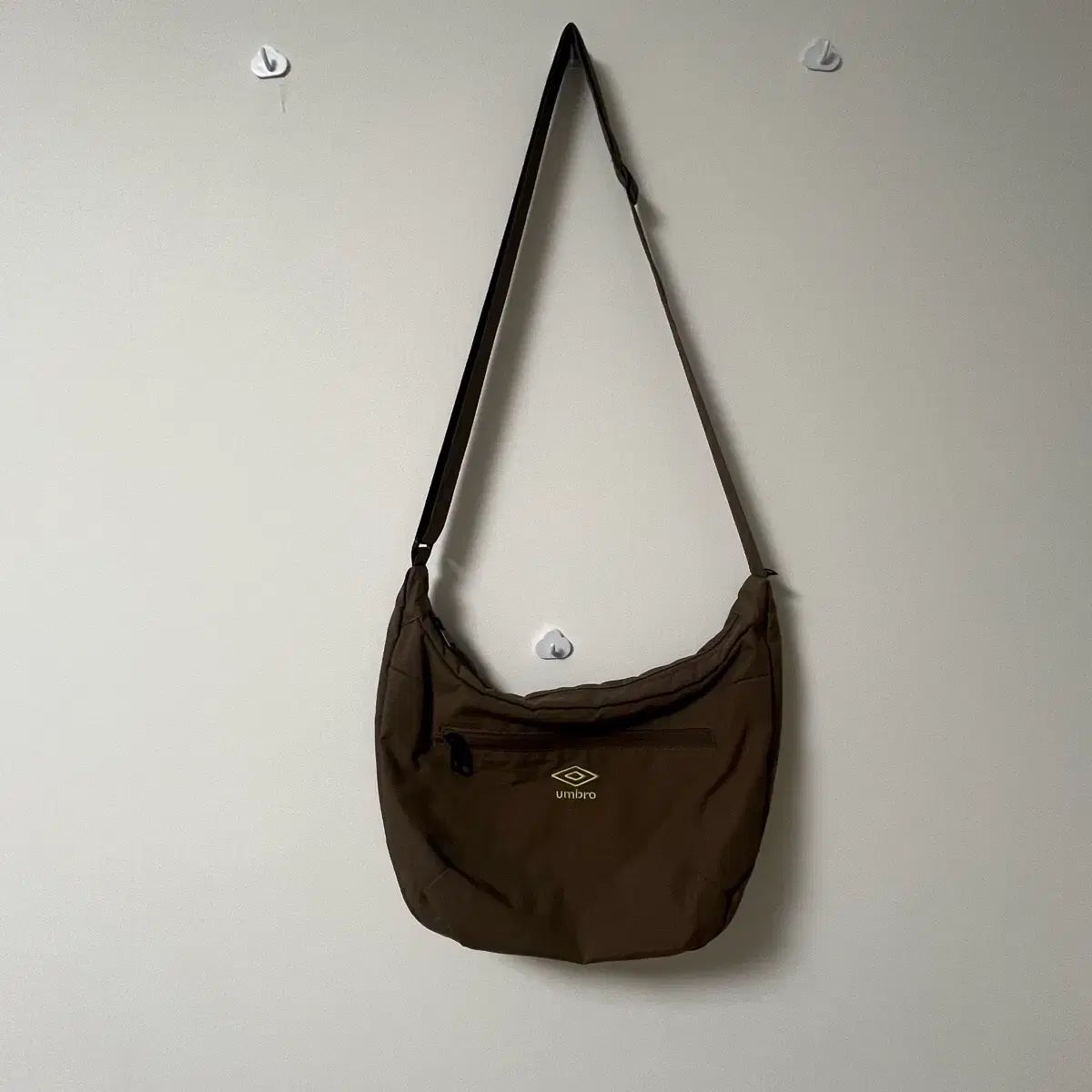 アンブロ ミニ ポケット HOBO BAG マルーン ブラウン