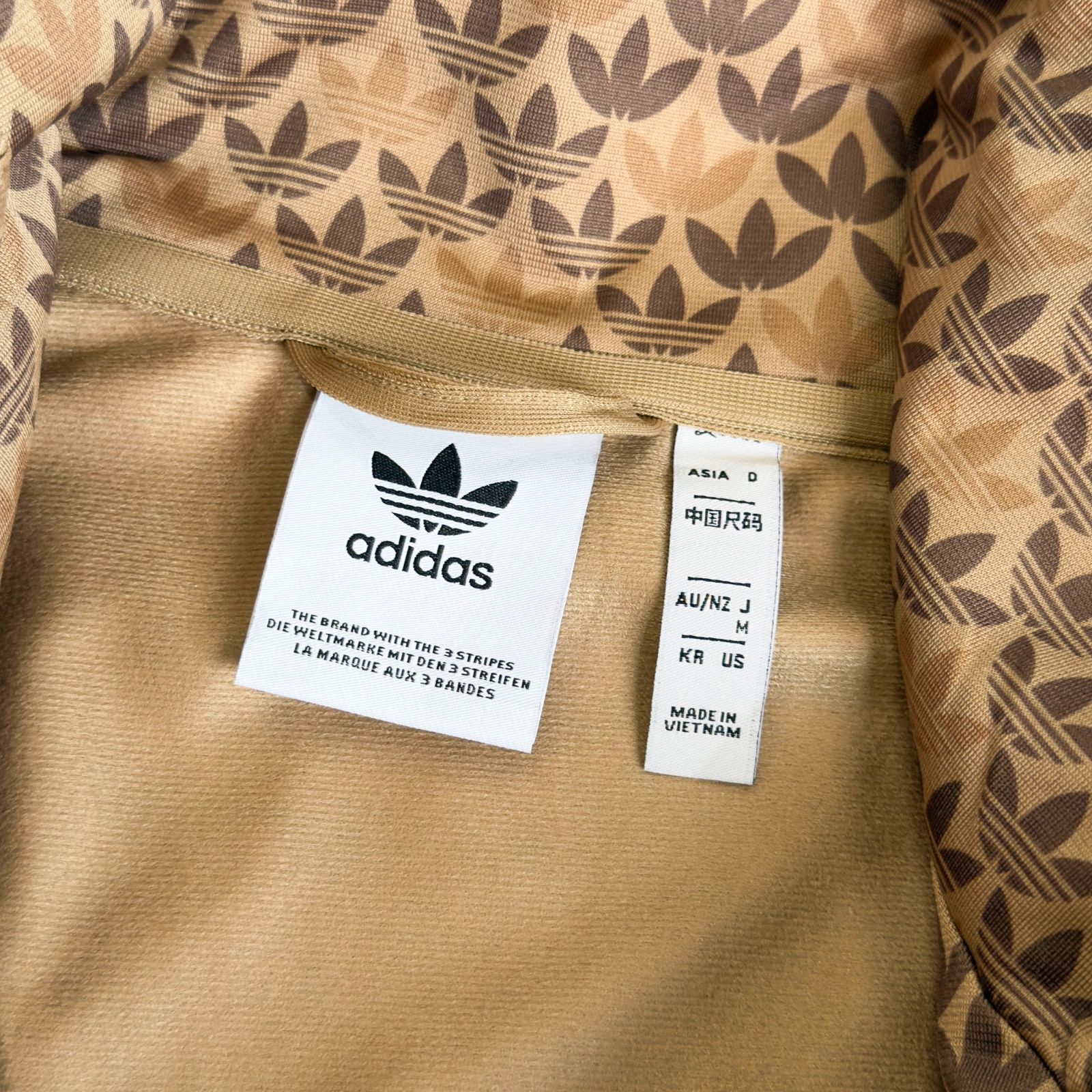 【タグ付】adidas（アディダス）ファイヤーバード モノグラム 総柄 M adidas アディダス ファイアーバード モノグラム トラックトップ