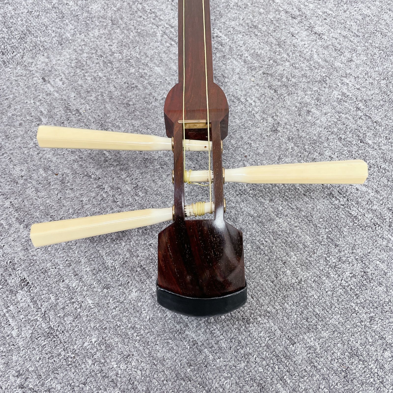 三味線 細棹 一本溝 紫檀 綾杉彫り胴 和楽器