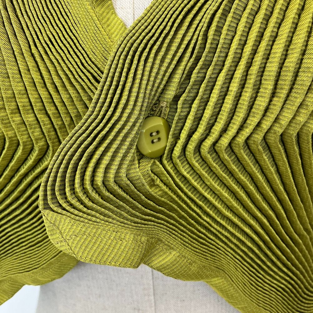 新品同様 ISSEY MIYAKE イッセイミヤケ 3D スチームストレッチ