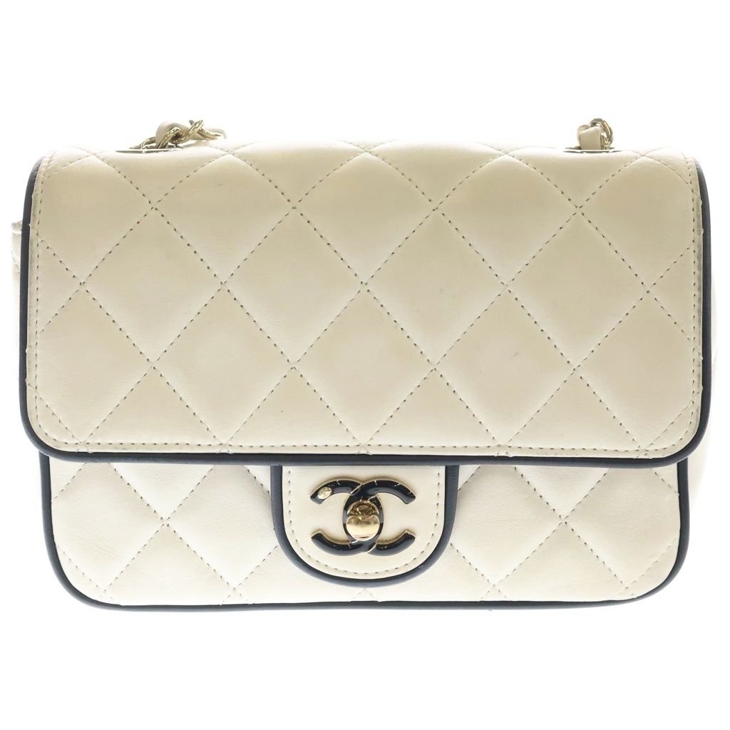 CHANEL (シャネル) マトラッセ ミニフラップバッグ 白 ラムスキン GD金具 AS5151 T96C3E63