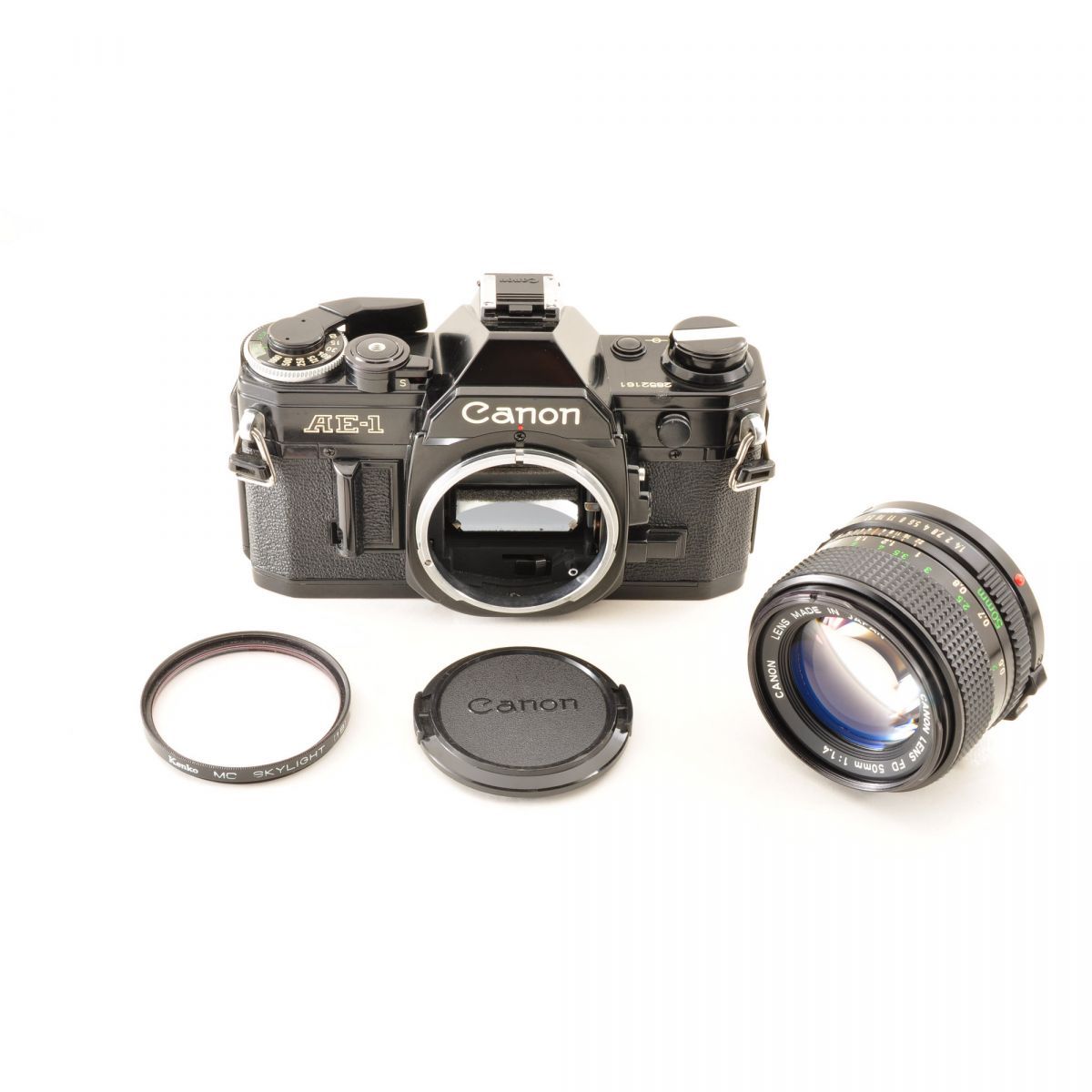 Canon AE-1 ブラック New FD 50mm f/1.4 フィルムカメラ レンズセット