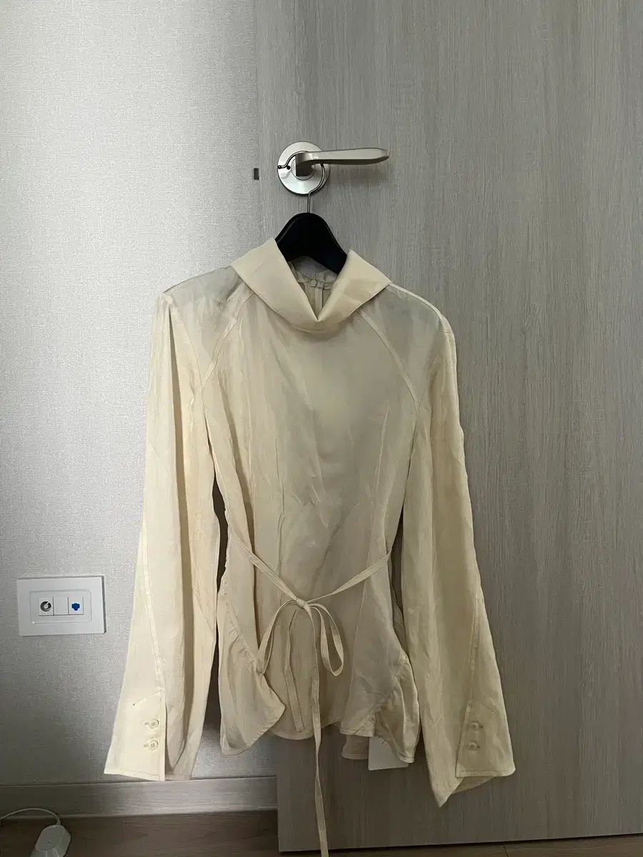 ユース youth High Neck Shirring Top