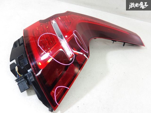 【点灯OK!!】 VOLVO ボルボ 純正 UB XC60 LED テールライト テールランプ レンズ 右 右側 32291359 即納 棚