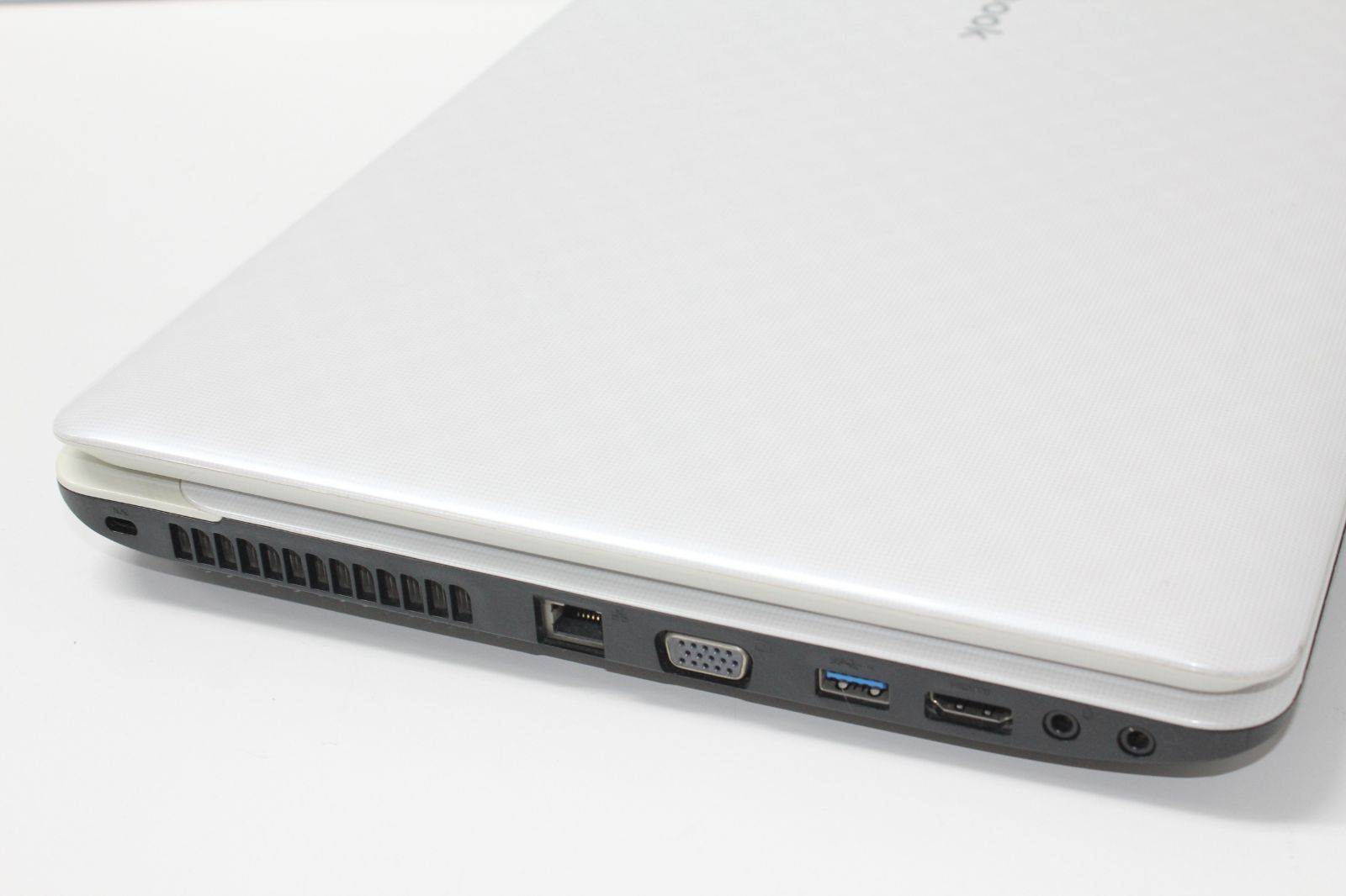 新品高速SSD ホワイト ノートパソコン 良品 15.6型ワイド 東芝